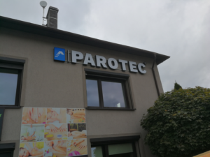 Parotec 800x600