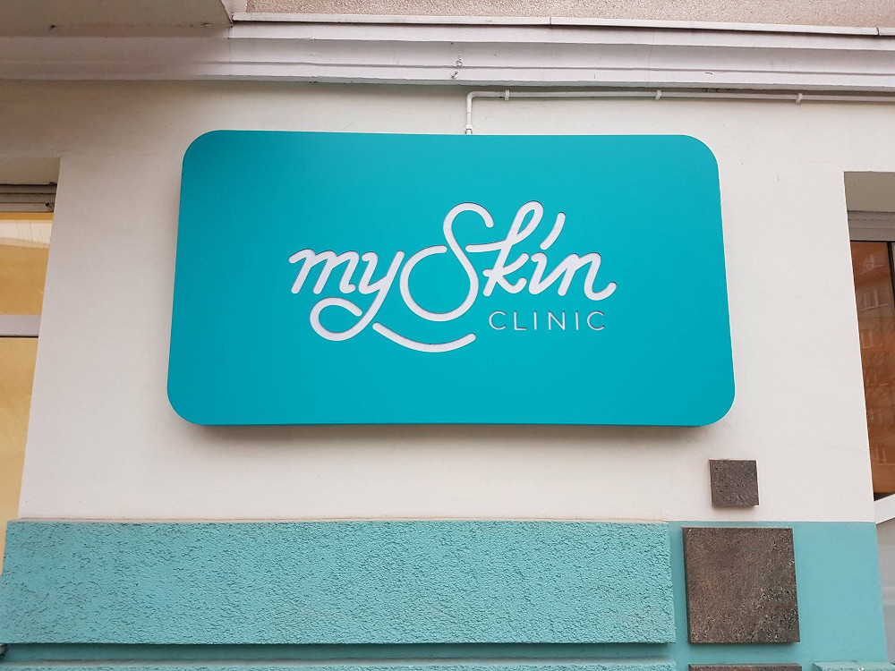MySkin Clinic Poznań kaseton reklamowy