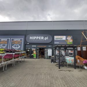 szyldy reklamowe na budynku scaled
